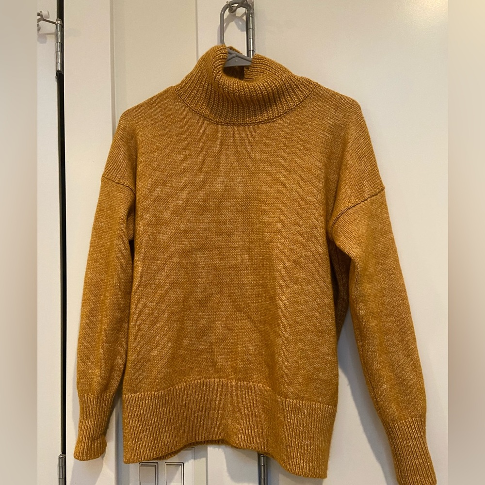 Women’s Gold Sweater